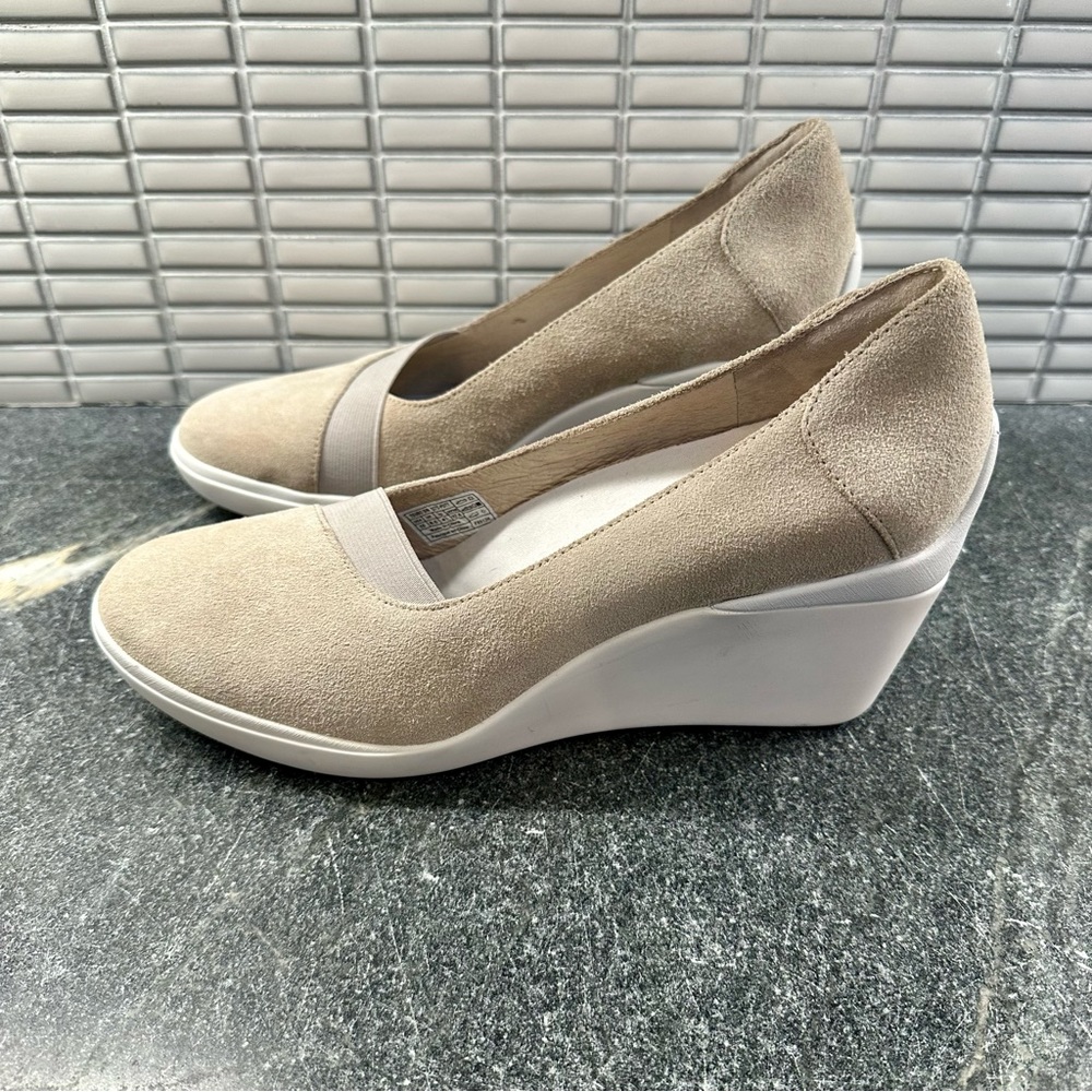 Tsubo Damira taupe suede round toe platform wedge heels 10 EU 41